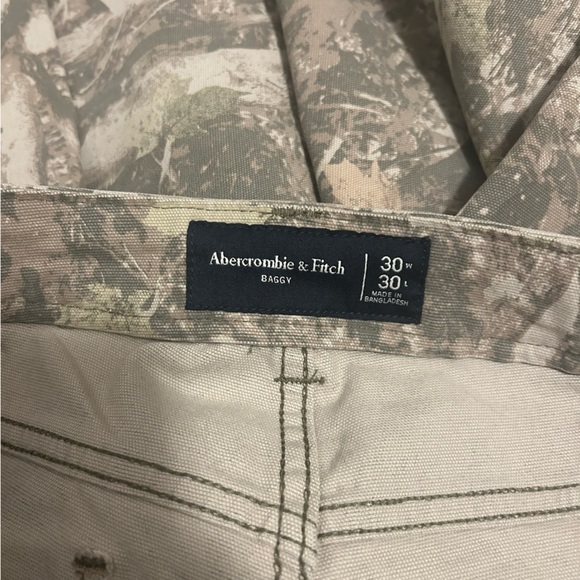 ABERCROMBIE CAMO PANTS SIZE 30x30 - Picture 2 of 3